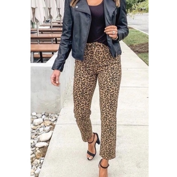 Time & Tru Leopard Hi Rise Straight Crop Jeans 2 - Picture 2 of 12